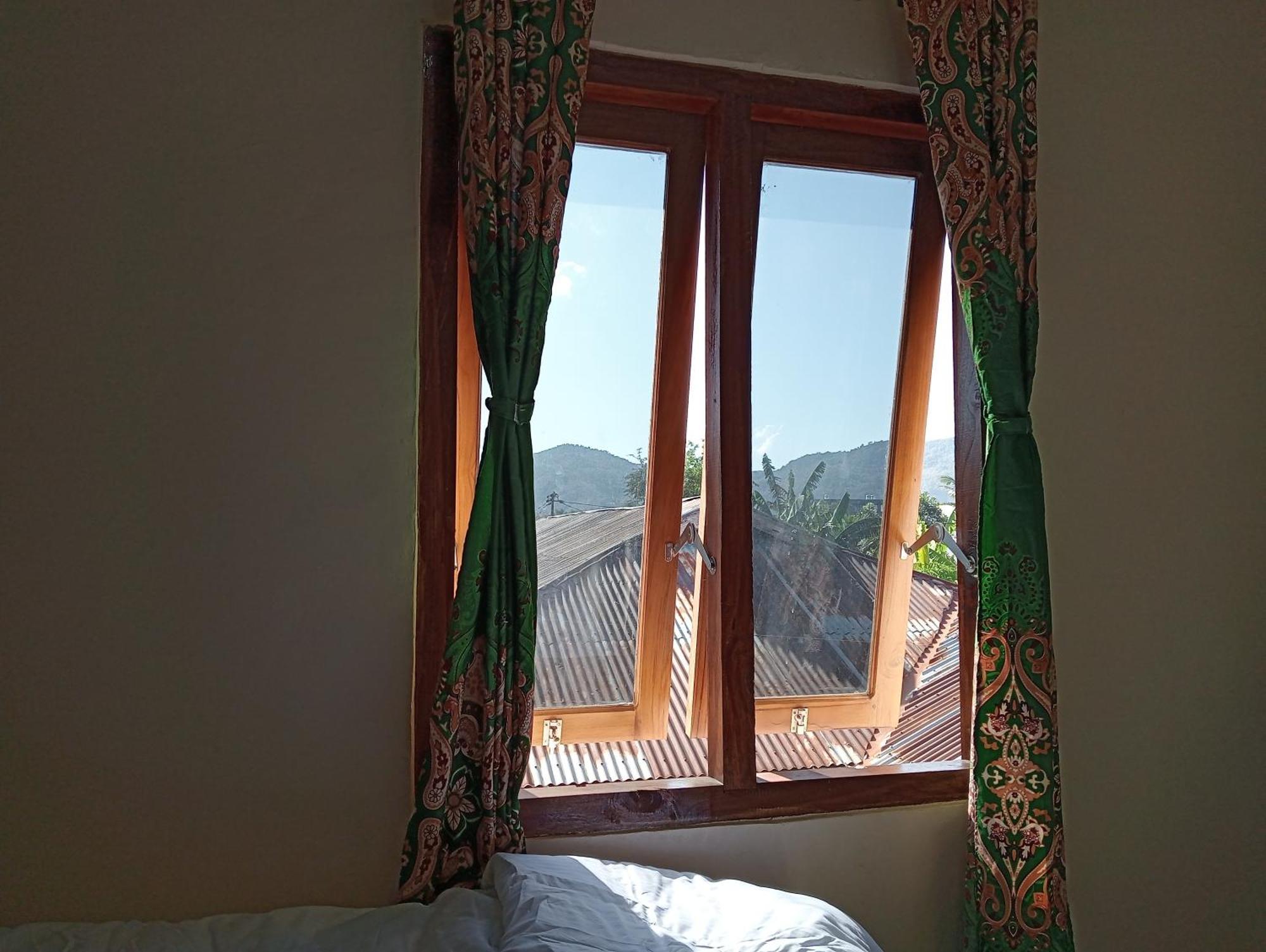 Yusilver Guest House 纳闽巴霍 外观 照片
